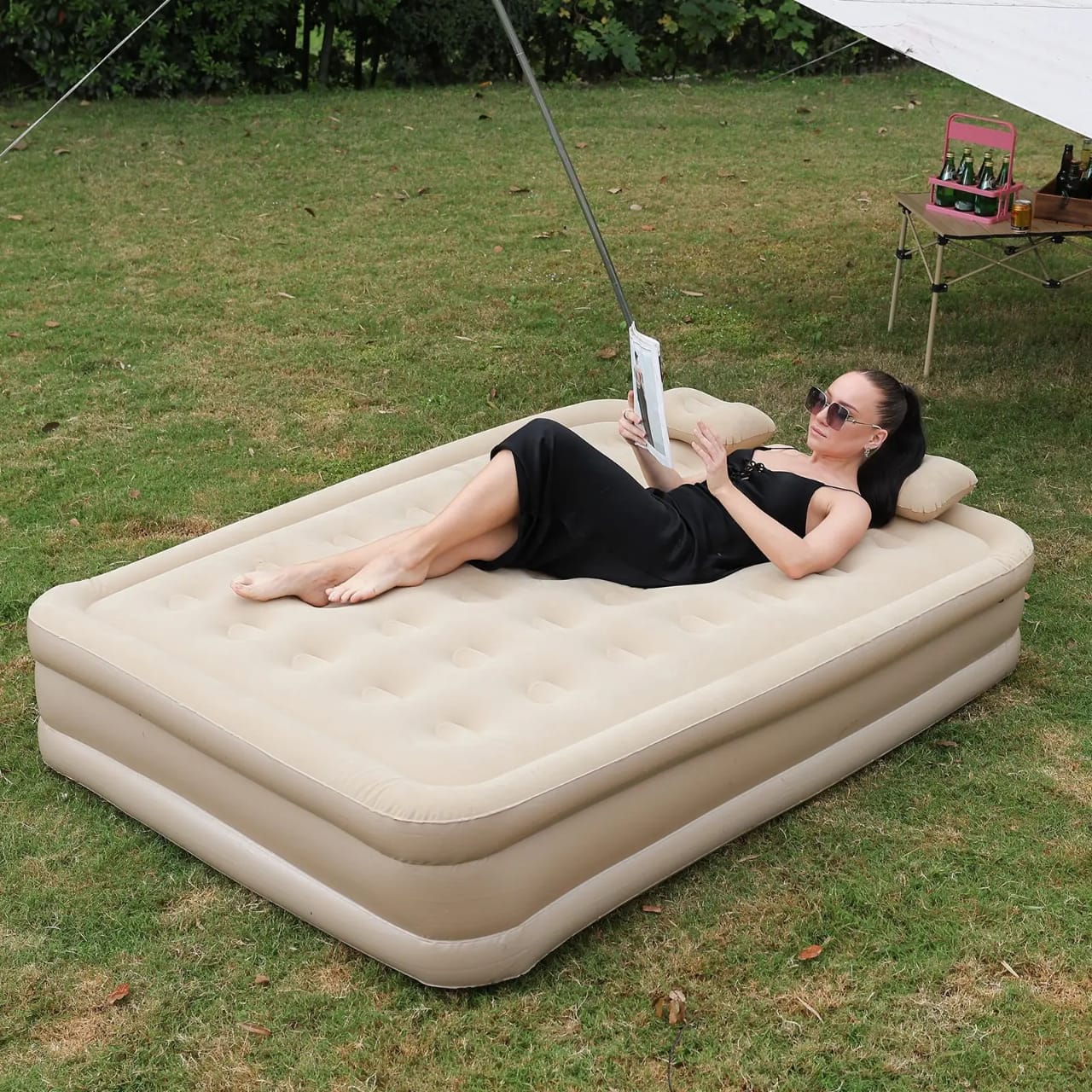 Picture of Queen Size Inflatable Air Bed with Built-In Electric Pump & 2 Pillows